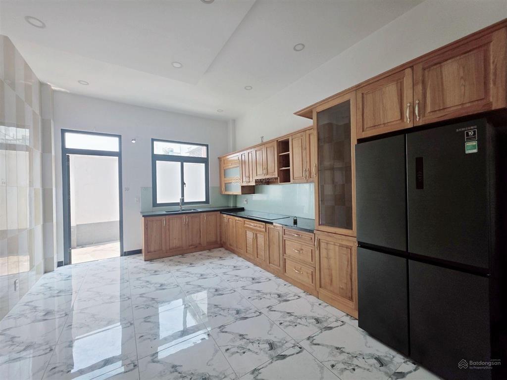 Mặt tiền kinh doanh có lề 5m  nhà mới 4 tầng