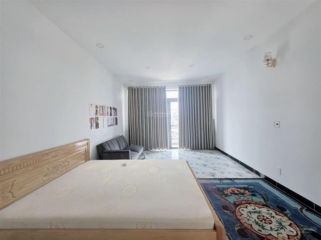 Mặt tiền kinh doanh có lề 5m  nhà mới 4 tầng