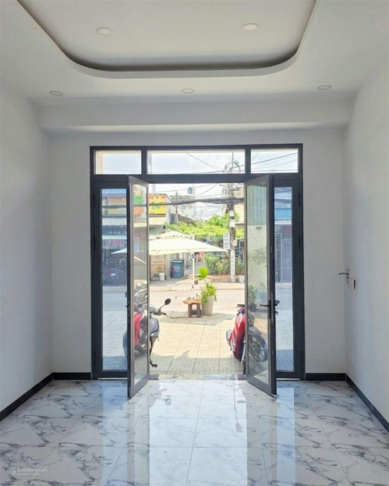 Mặt tiền kinh doanh có lề 5m  nhà mới 4 tầng