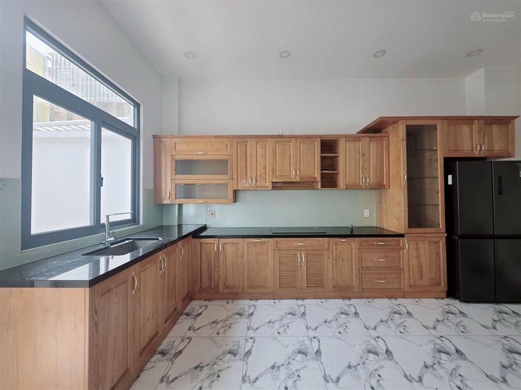 Mặt tiền kinh doanh có lề 5m  nhà mới 4 tầng