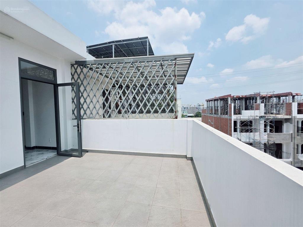 Mặt tiền kinh doanh có lề 5m  nhà mới 4 tầng