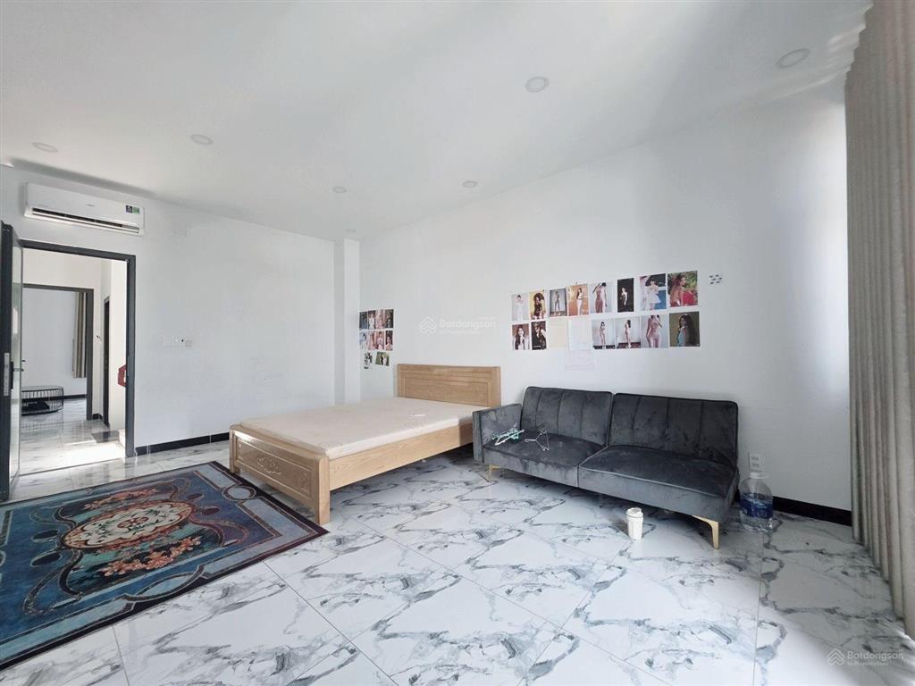 Mặt tiền kinh doanh có lề 5m  nhà mới 4 tầng