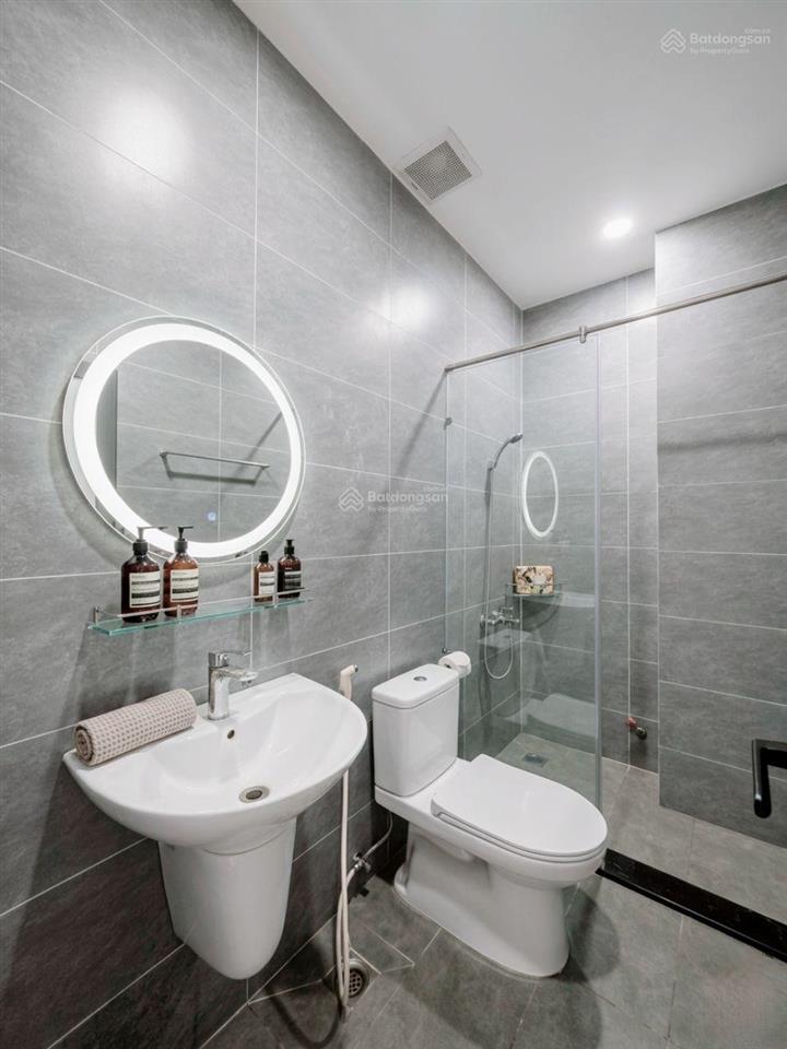 Mặt tiền kinh doanh có lề 5m  nhà mới 4 tầng