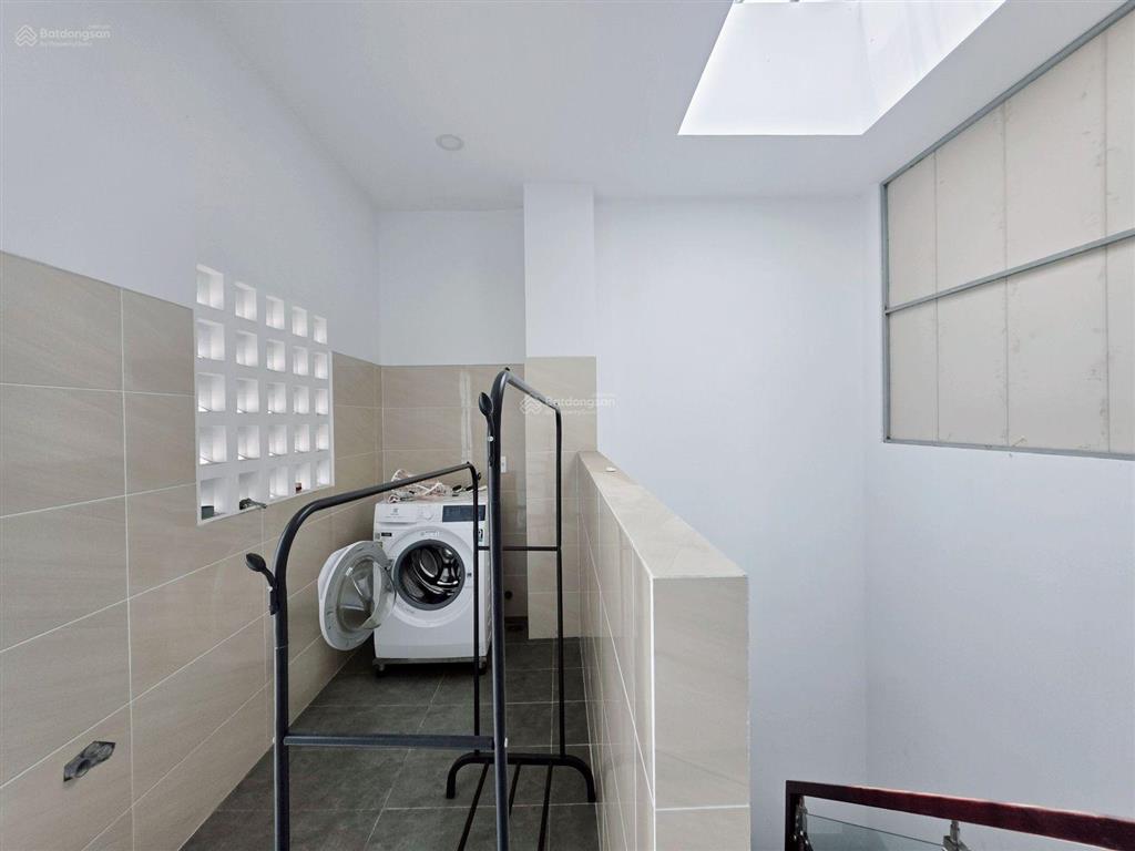 Mặt tiền kinh doanh có lề 5m  nhà mới 4 tầng