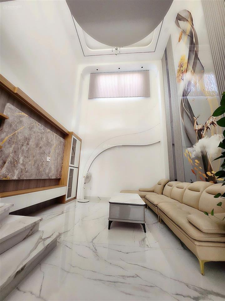 Nhà 5 tầng sang trọng xe hơi vào