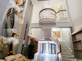 Nhà 5 tầng sang trọng xe hơi vào