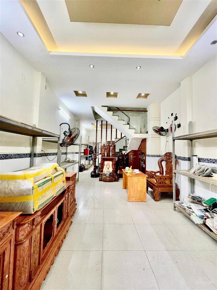 Nhà 2 tầng xe hơi thông hương lộ 2  đất mới
