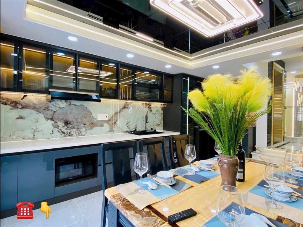 Bán nhà nguyễn thị minh khai  quận 1. giá 4tỷ630/72m2. đang cho thuê 30triệu. gần dinh độc lập