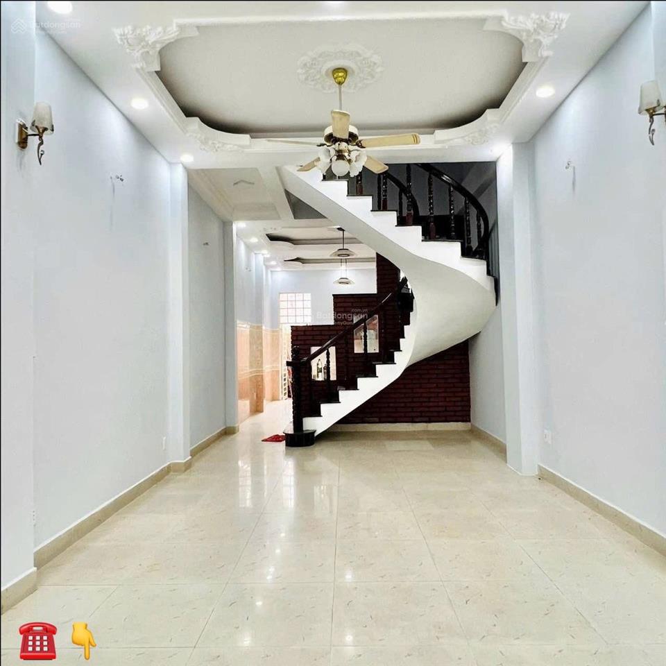 Bán nhà đường đề thám  quận 1. giá 4tỷ4/86m2. đang cho thuê 25triệu. gần cầu ông lãnh