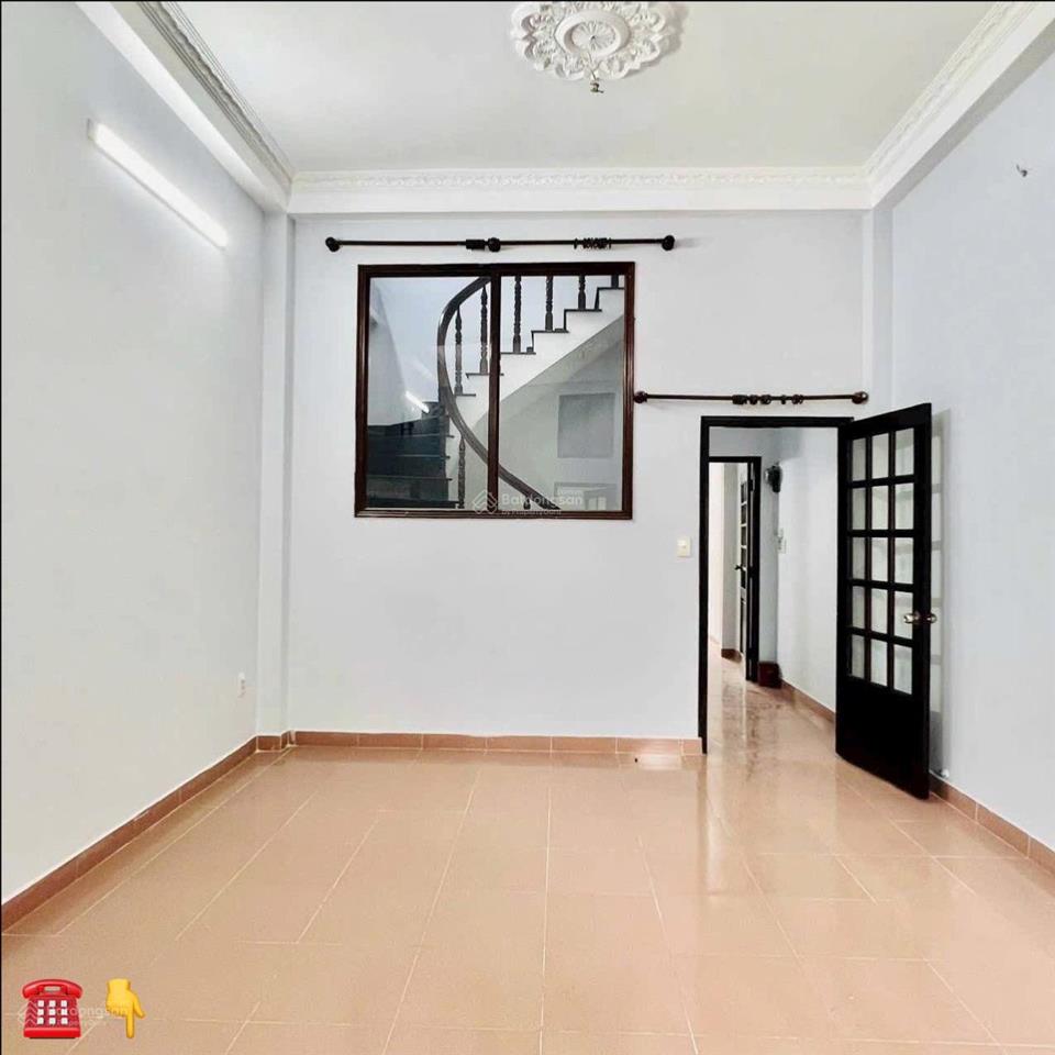 Bán nhà đường đề thám  quận 1. giá 4tỷ4/86m2. đang cho thuê 25triệu. gần cầu ông lãnh