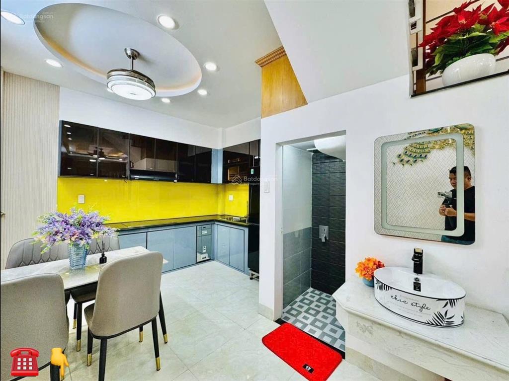 Bán nhà đường trần quang khải  quận 1. giá 4tỷ9/83,2m2. đang cho thuê 32triệu. gần beta cinemas