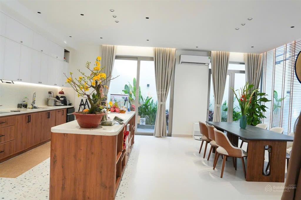Cần bán nhanh biệt thự nguyễn văn quỳ q7  157,5m2  chỉ 111 triệu/m  ngang 9x17,5m  mt đường 12m