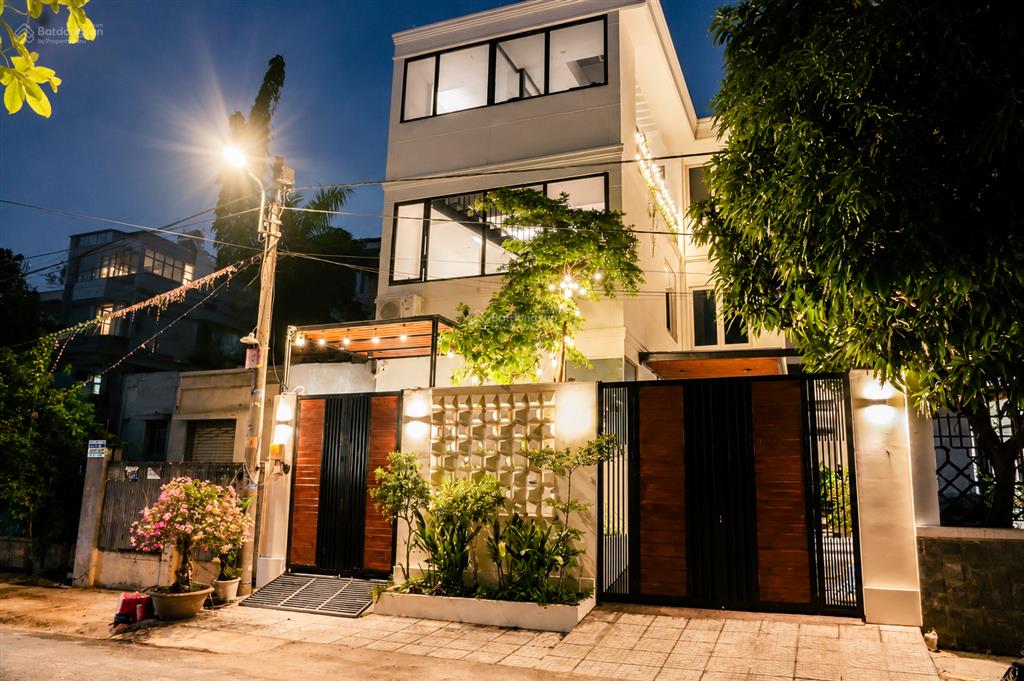 Cần bán nhanh biệt thự nguyễn văn quỳ q7  157,5m2  chỉ 111 triệu/m  ngang 9x17,5m  mt đường 12m