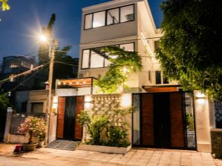 Cần bán nhanh biệt thự nguyễn văn quỳ q7  157,5m2  chỉ 111 triệu/m  ngang 9x17,5m  mt đường 12m