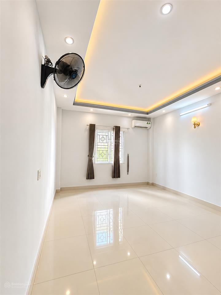 Cho thuê văn phòng nguyên căn 4x20m mặt tiền cao thị chính phú thuận, q7