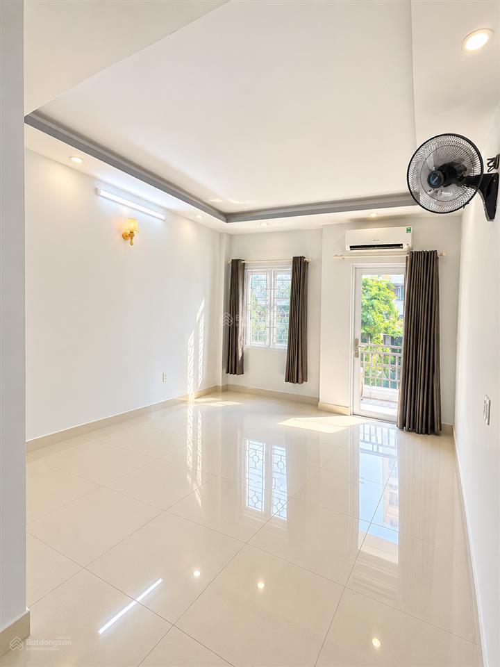 Cho thuê văn phòng nguyên căn 4x20m mặt tiền cao thị chính phú thuận, q7