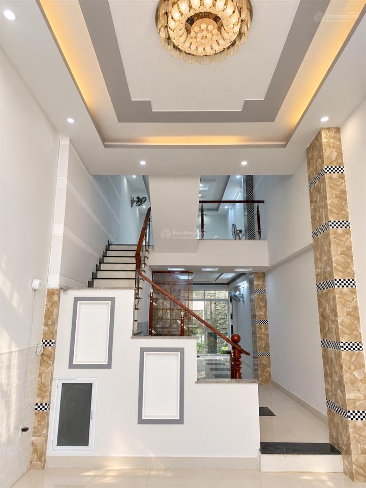 Cho thuê văn phòng nguyên căn 4x20m mặt tiền cao thị chính phú thuận, q7