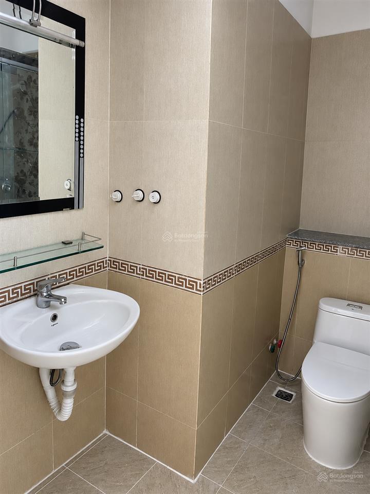 Cho thuê văn phòng nguyên căn 4x20m mặt tiền cao thị chính phú thuận, q7