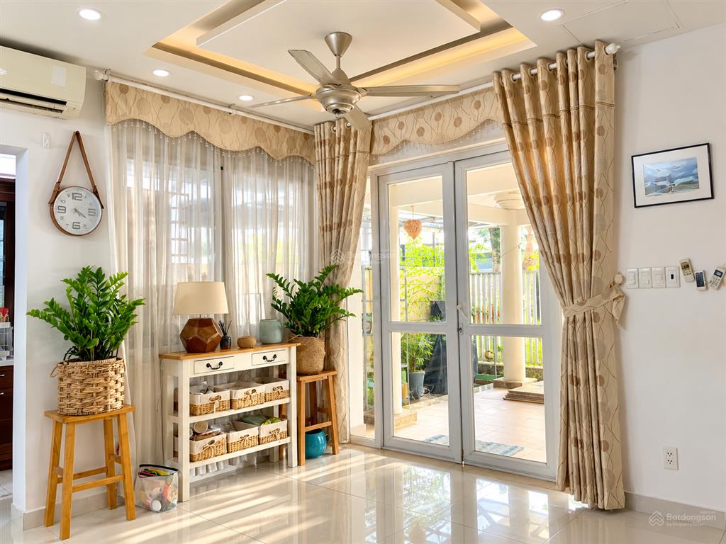 Cho thuê nhà góc 2 mặt tiền  phú mỹ hưng  q7