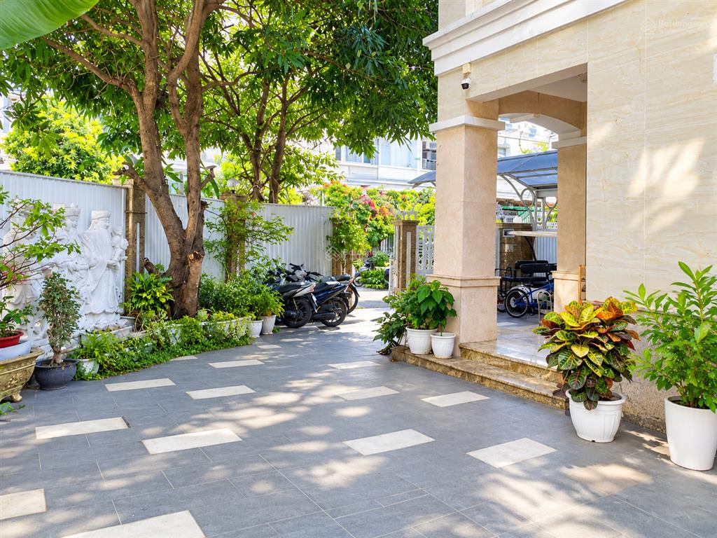 Cho thuê nhà góc 2 mặt tiền  phú mỹ hưng  q7
