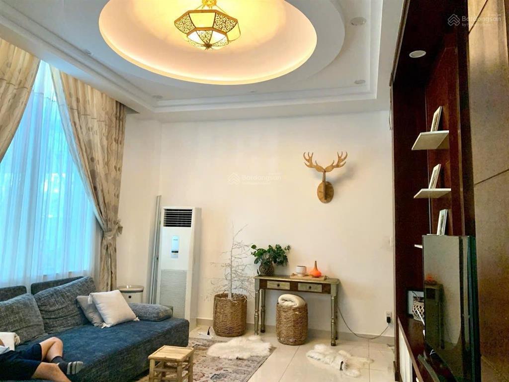 Cho thuê nhà góc 2 mặt tiền  phú mỹ hưng  q7