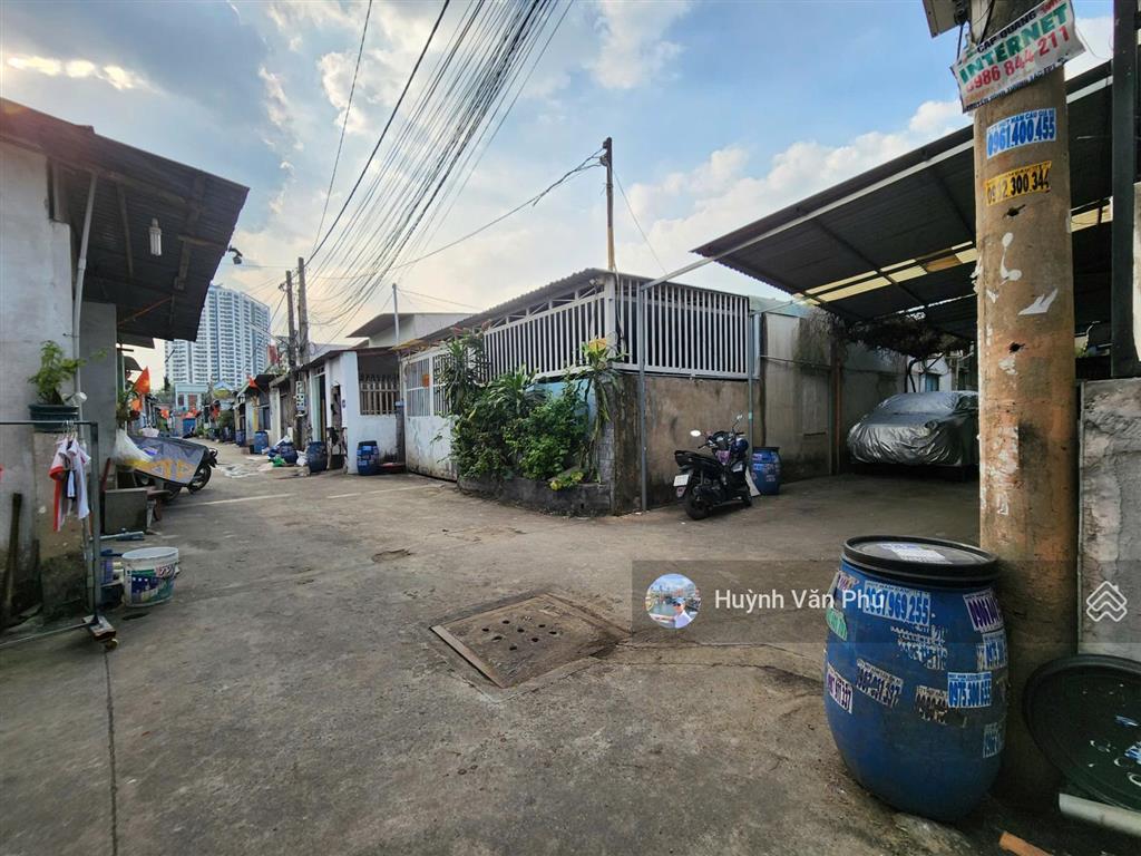 Ngân hàng cần thanh lý nhà ngang 8,9m dt 64m2 ở ngay, tân đông hiệp, dĩ an