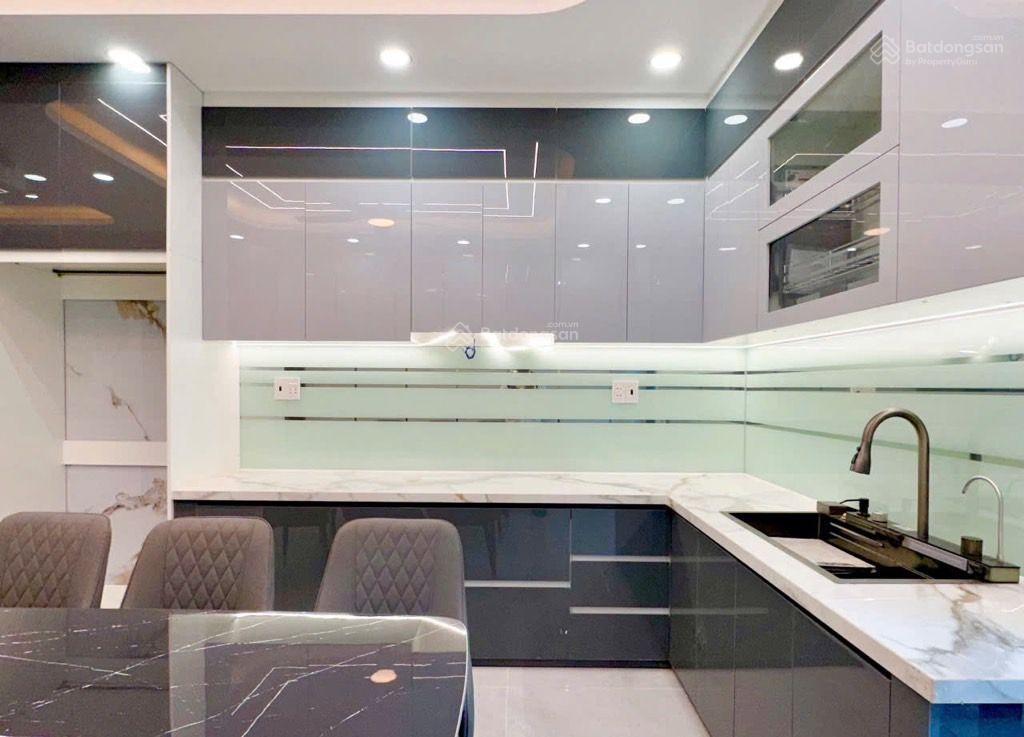 Bình tân giáp q6 65 m 5 tầng 4 x 18 m giá 8.1 tỷ tl hẻm 6 m 6 pn 7 wc có th