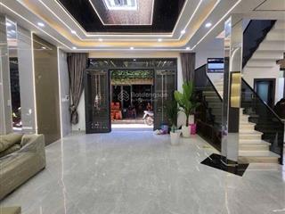 Chủ xây mới thành biệt thự  tặng full nội thất xịn giá hiếm cực hiếm  ngang lớn 11m quá ho