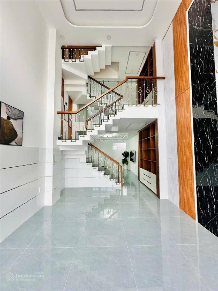 Mặt tiền ao đôi, 1trệt 5lầu, 6 phòng ngủ, đường 14m, vị trí kinh doanh  mặt tiền gần lê văn quớ