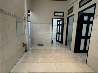 Quận 6 bà hom 57m2 cấp 4 3 pn giá 4.3 tỷ hẻm rộng thoáng vị trí gần chợ siêu thị trường học