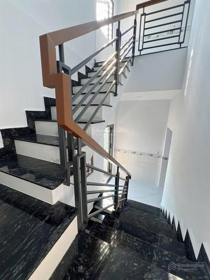 Bình tân cạnh khu tên lửa 85 m 3 tầng 5 x 17 m giá 6 xxty tl mô tả 3 tầng 4 pn nhà mới