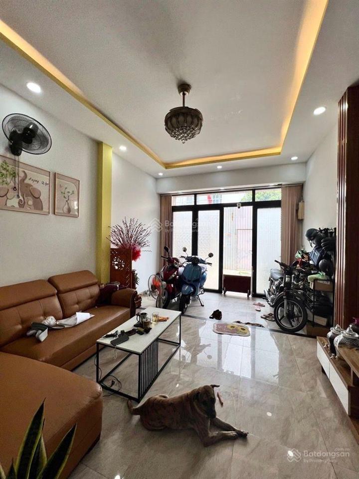 Nhà 4 tầng hẻm 7 m 1/ sẹt dt 4 x 10m (41 m2), kết cấu 1 trệt 3 lầu ,gồm 4 phòng ngủ 3 wc, phòng kh