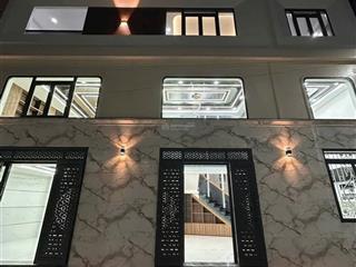 Siêu vip cạnh q6, 80m2, 5 tầng, 7 pn 7 wc có phòng xông hơi thang máy 450k chủ tặng
