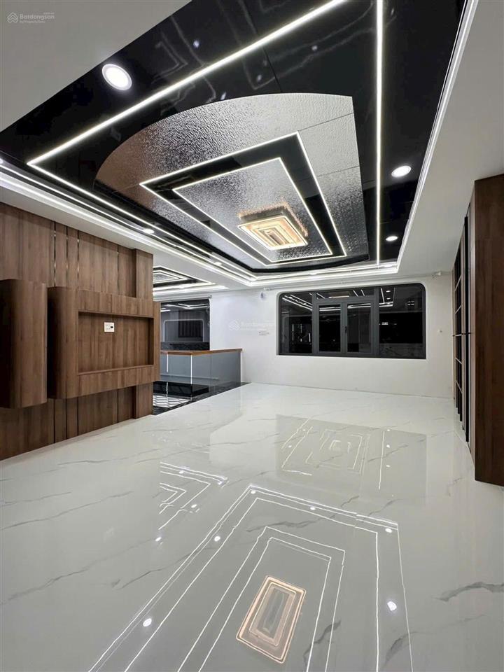 Siêu vip cạnh q6, 80m2, 5 tầng, 7 pn 7 wc có phòng xông hơi thang máy 450k chủ tặng