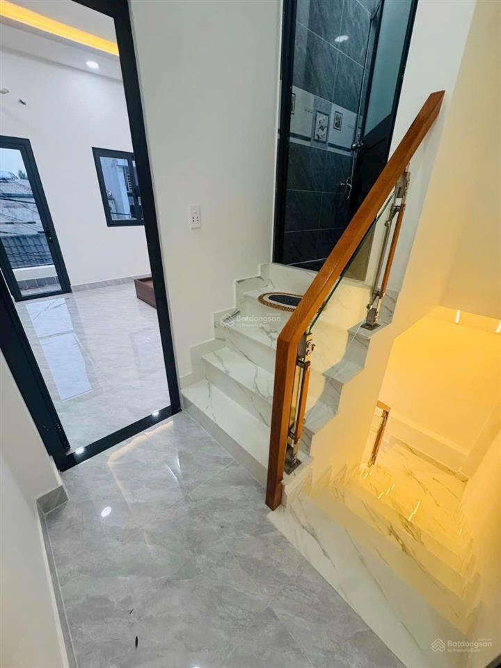 Bình tân cạnh khu tên lửa 44 m² tầng 4 x 11 m giá 4.** tỏi tl hẻm xe hơi nhà mới đẹp d