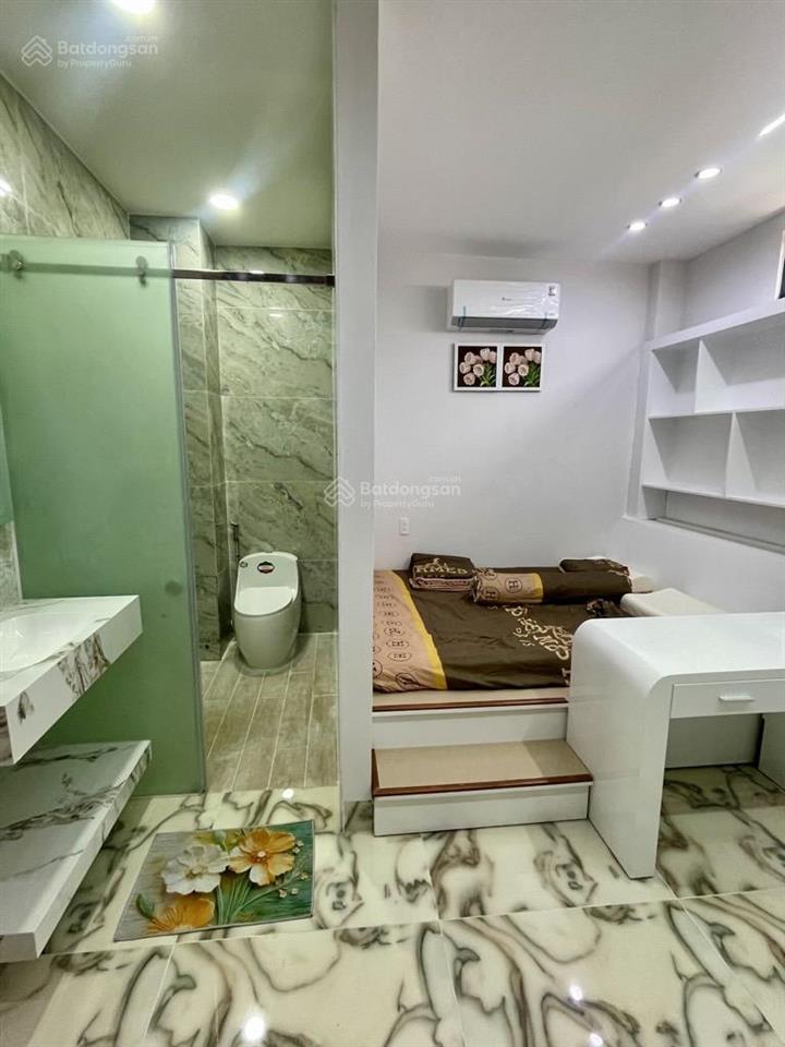 Sát tên lửa 75m2, 5 tầng 1 trệt 1 lửng 2 lầu sân thượng 5 pn 5 wc đường 10m