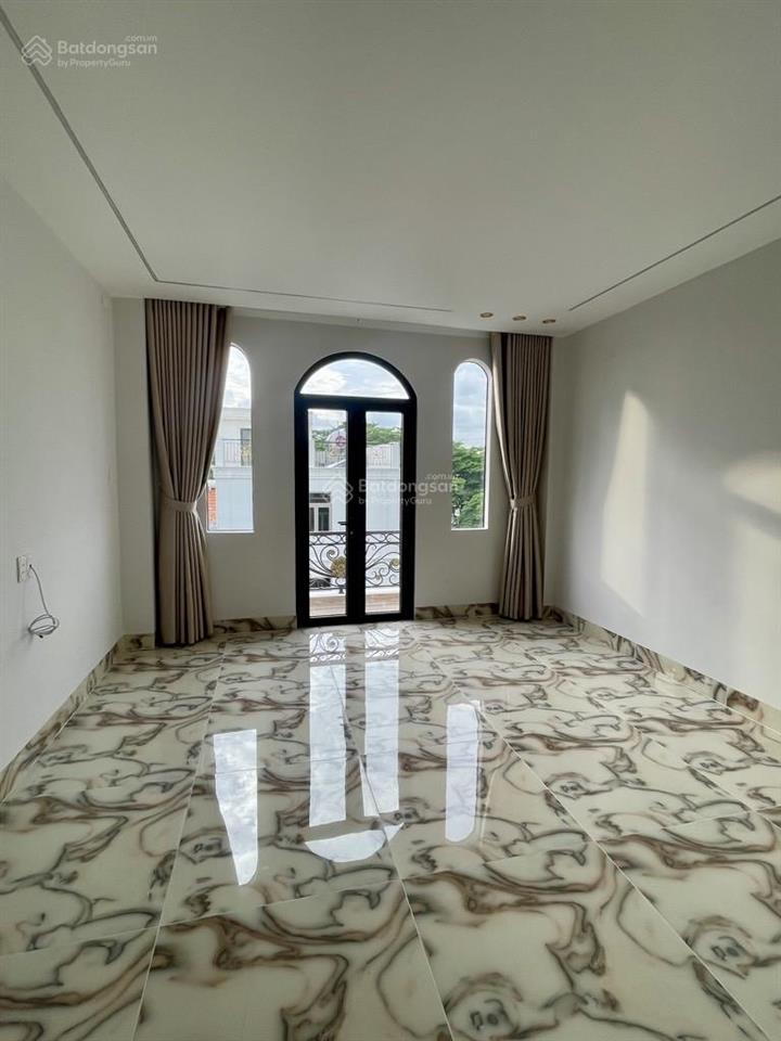 Sát tên lửa 75m2, 5 tầng 1 trệt 1 lửng 2 lầu sân thượng 5 pn 5 wc đường 10m
