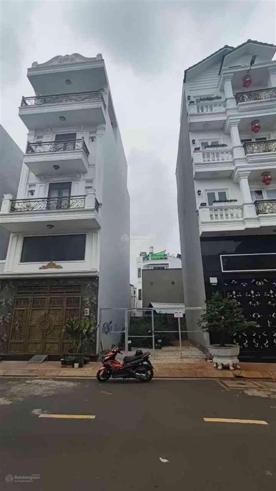Lô đất xíu hiếm 72m2 5 x 15 m hẻm 12 m mô tả 
 đất khu phân lô + có vĩa hè 3m, xe tải 15