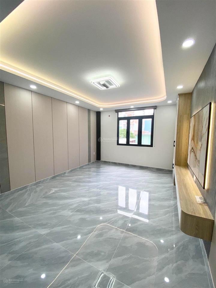 Nhà 5 tầng 5pn 6wc có thang. máy 450 k có phòng sông hơi tặng nội thất hẻm 6m