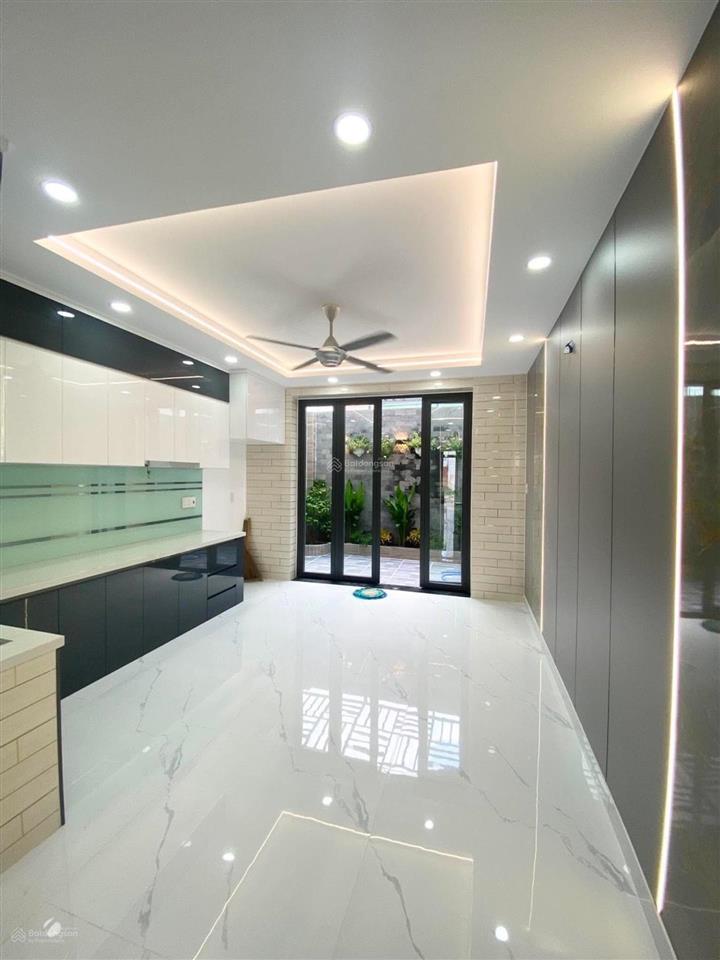 Nhà 5 tầng 5pn 6wc có thang. máy 450 k có phòng sông hơi tặng nội thất hẻm 6m