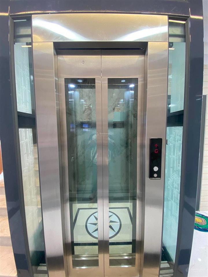 Nhà 5 tầng 5pn 6wc có thang. máy 450 k có phòng sông hơi tặng nội thất hẻm 6m