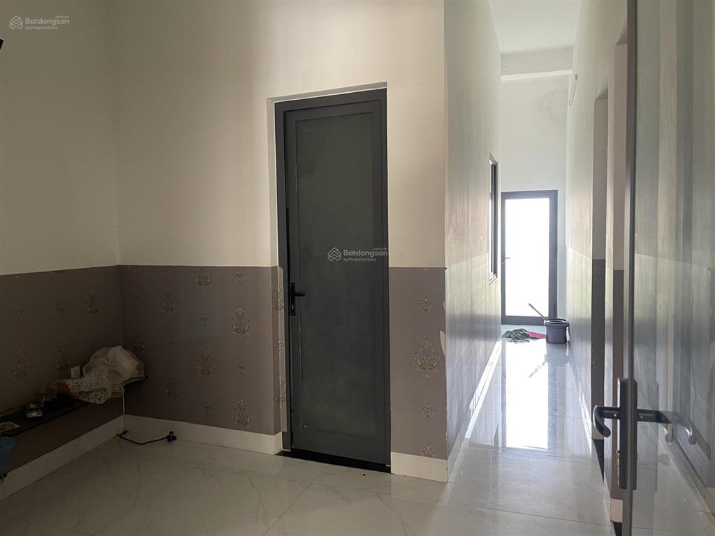 Cho thuê nhà mới xây 2 tầng. mặt tiền đường. trung tâm hành chính