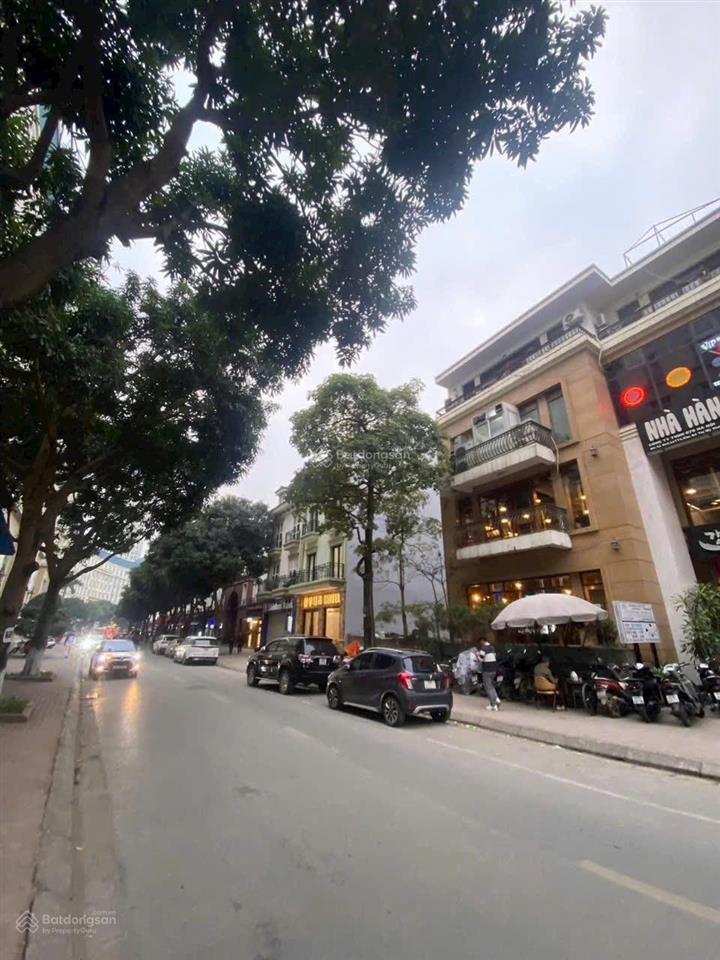Bán nhà mặt phố xuân diệu 220m2 , mặt tiền 10m, 4 tầng cho thuê 110tr/tháng vị trí đẹp kim cương.