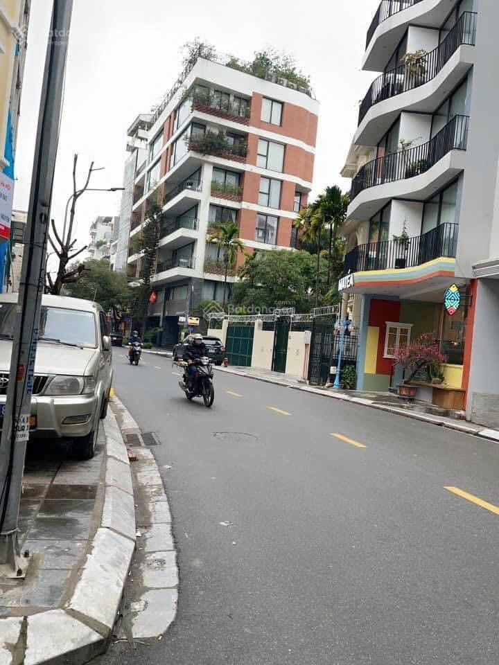 Bán nhà mặt phố tô ngọc vân 200m2 , mặt tiền 13m, 9 tầng đang cho thuê 150tr/tháng