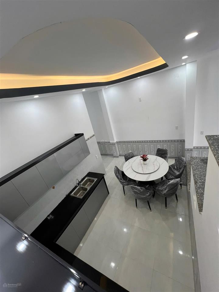 Bán nhà 2 tầng dt 150m² full nội thất gần chợ miếu bông