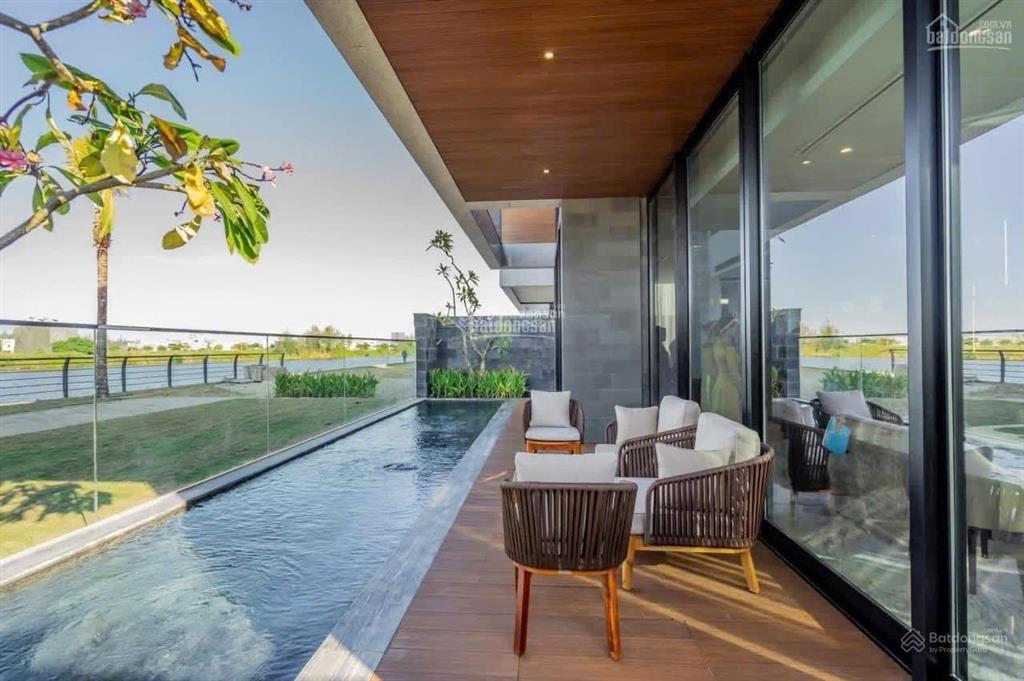 Bán biệt thự 3 mặt tiền đẹp nhất tại one river 50 tỷ,300m2 tiện ích đầy đủ,view trực diện mặt sông
