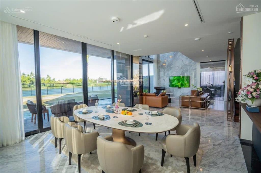 Bán biệt thự 3 mặt tiền đẹp nhất tại one river 50 tỷ,300m2 tiện ích đầy đủ,view trực diện mặt sông