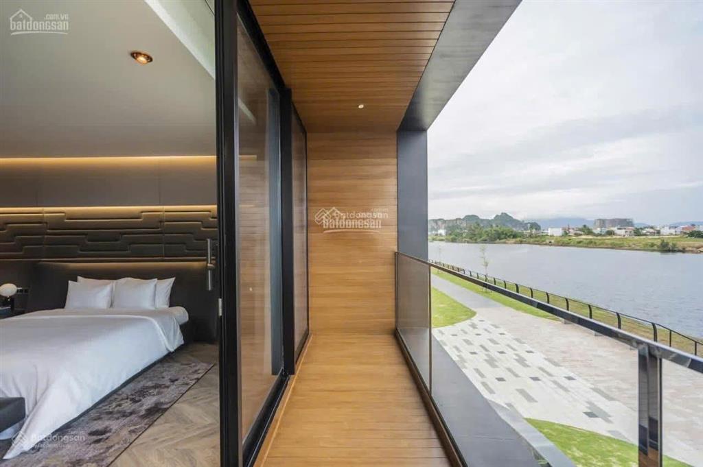 Bán biệt thự 3 mặt tiền đẹp nhất tại one river 50 tỷ,300m2 tiện ích đầy đủ,view trực diện mặt sông