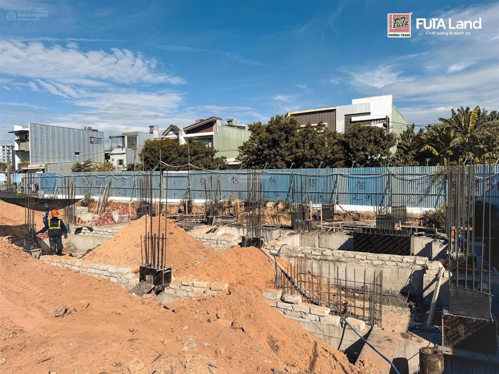 Bán nhà 4 tầng mặt tiền đường hồ tùng mậu giá chỉ nhỉnh 8 tỷ cách biển đà nẵng chỉ 900m