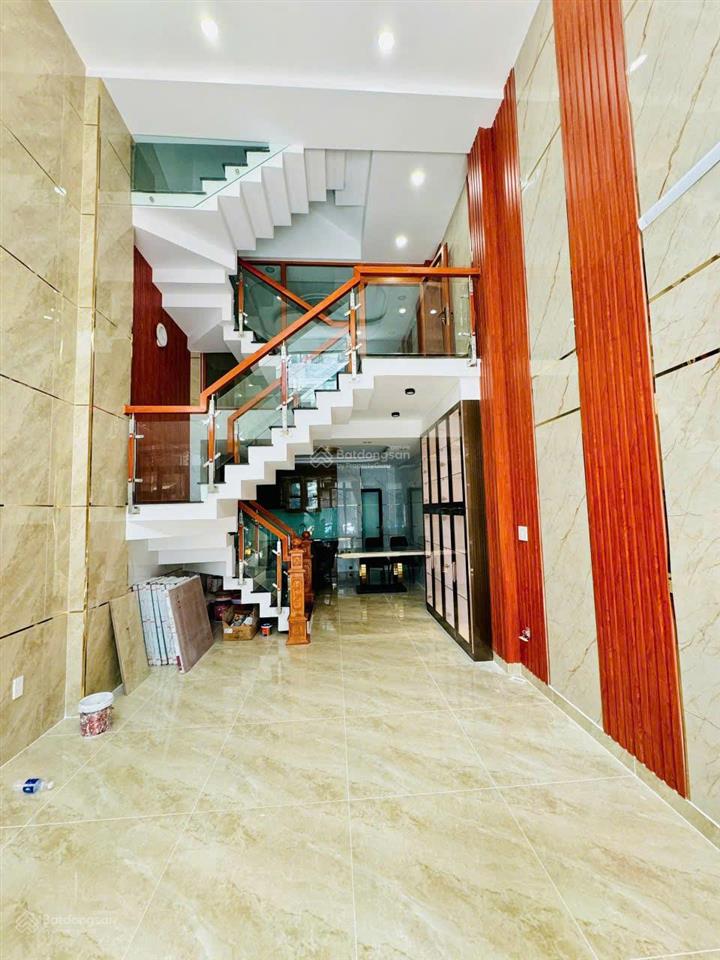 Nhà hẻm xe hơi 5m đường tân quýp.tân sơn nhì, trệt lửng, 3 lầu, dt 4x12m, nh 4.5m, giá 8.8tỷ